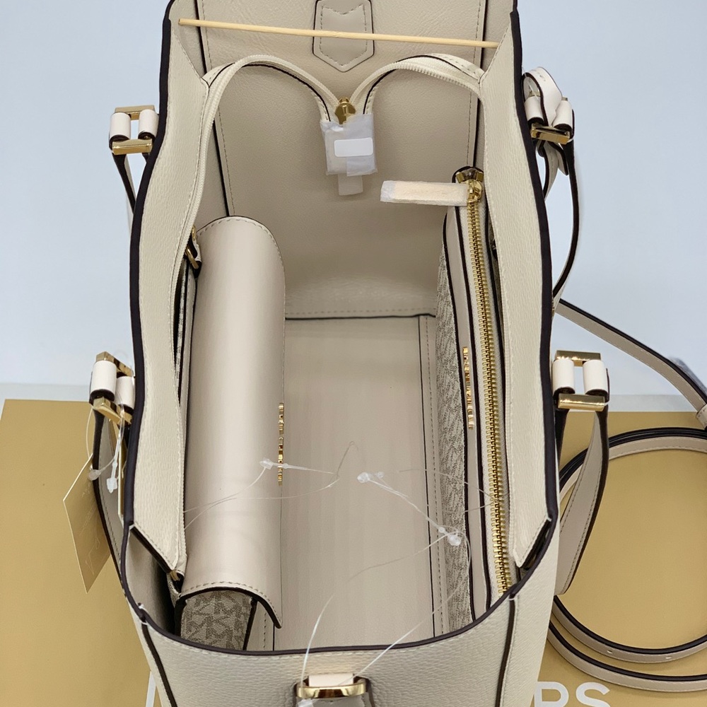 Michael Kors Kimberly LG 3 in 1 Tote Light… - Picture 15 of 16